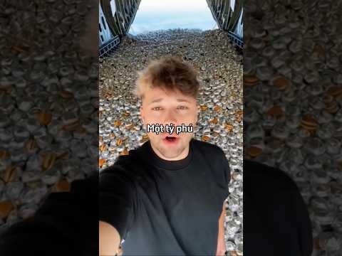 Anh chàng tỷ phú có ý tưởng điên rồ với hàng nghìn chiếc hamburger 😳