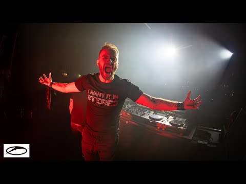 Armin van Buuren feat. David Hodges - Waking Up With You (ReOrder Remix) live at ASOT950 Utrecht