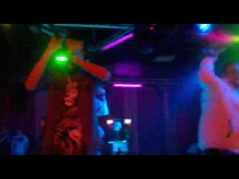 26 АПРЕЛЯ.HOLLYWOOD CITY   Ай-Q feat. Виктор Кан