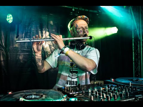 Big Bassy Showcase (LIVE) S02E01 - DJ Set & Live Flute - Bassline House Garage Drum n Bass Dubstep