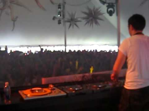 Chris Lake playing Only One at Ultra Fest 2009