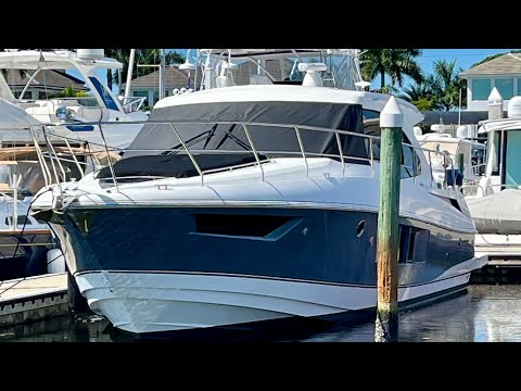 2017 Cruisers Yachts 45 Cantius 