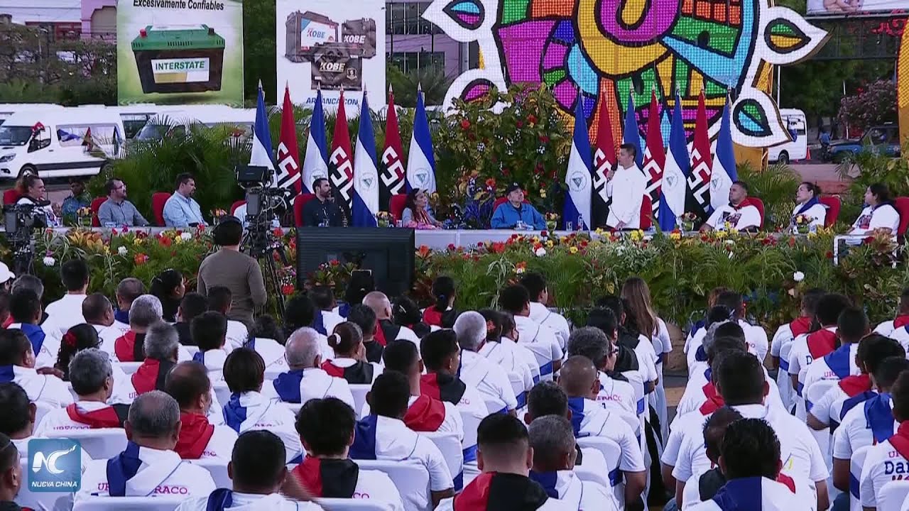 Gobierno de Nicaragua entrega buses fabricados en China para transporte público eficiente