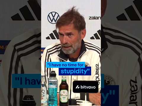 Klopp speaks out against racist abuse online | DW News