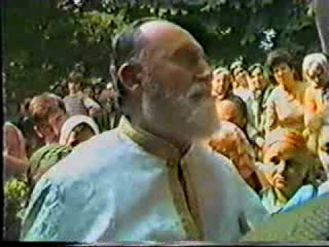 Parintele Ioan Iovan predica la man Plumbuita 3