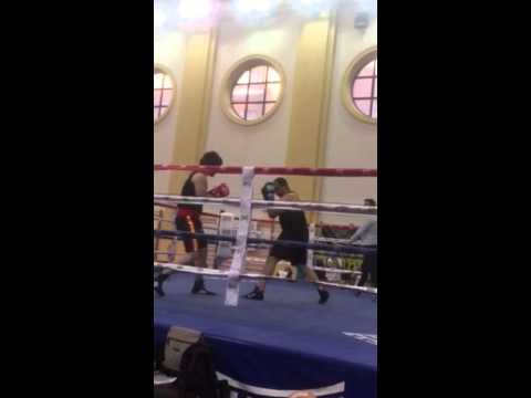 Combate boxeo Alex Molongua vs Alejandro Martinez. Primer round