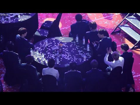 180214 워너원(Wanna One) 세븐틴 Crazy Love+고맙다 무대 리액션 Reaction 직캠 Fancam (2018 가온차트어워드) by Mera