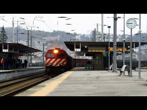 CP 1963 com vagões para madeira - Porto Campanhã