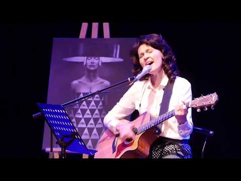 Jūratė Miliauskaitė - Tarp žemės ir dangaus