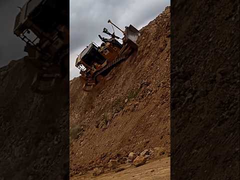 Quando o Operador perde o medo da Máquina. #caterpillar #komatsu #volvo #agricultura #tratorista
