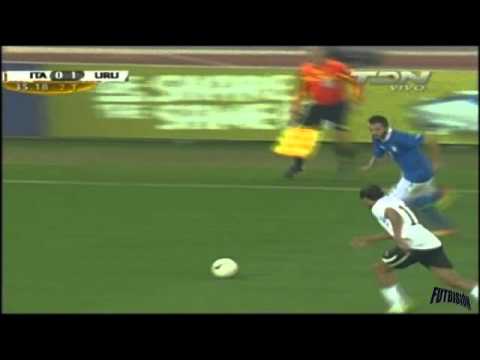 Italy vs Uruguay 0-1 Friendly Football [15/11/11]