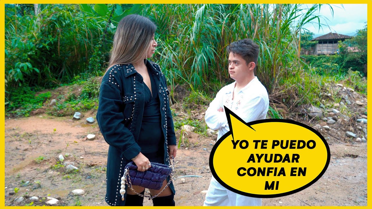 Ángel con un carro de juguete ayudó a remolcar a un gran vehículo