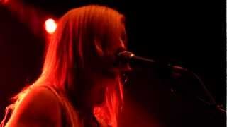 Heartless Bastards - Late In the Night (live)