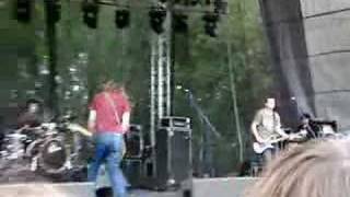 Videoklip: Vypsaná Fixa - Letadlo (live) s textom piesne Videoklip Vypsaná Fixa - Letadlo (live) s textom piesne