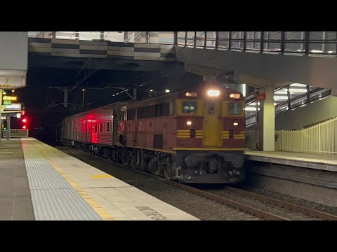 Australian Diesels 4473, 4702 and 4716 hauling 8L15 through Macarthur Station 9-3-2023