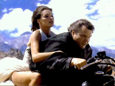 Videoclip de Runnin' For The Red Light (I Gotta Life) — Meat Loaf