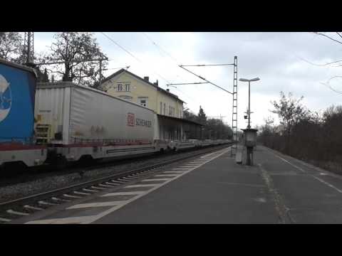 BLS 485 007 mit 30 CargoBeamer-Wagen auf der Rechten Rheinstrecke