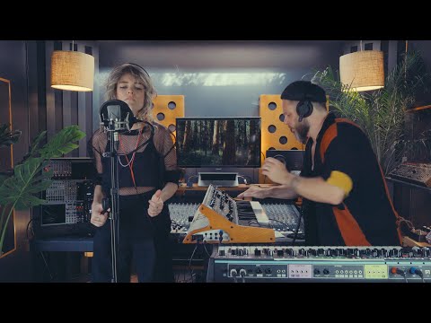 Made By Pete & Secret Echoes 'In My Head' (Live Studio Version)