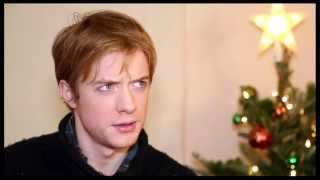 "Gravity," Gloves &amp; #GinandTonic Made 2013 Extraordinary for "Pippin"'s Matthew James Thomas