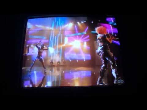 Nicki Minaj and David Guetta 2011 AMA Performance