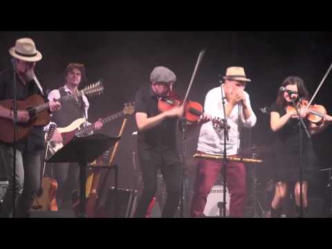 Magnus Stinnerbom & Västanå Orchestra med Ale Möller.