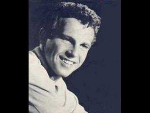 Bobby Vinton - Traces of love