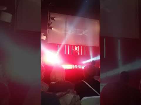 Gayla Peevey I want a hippopotamus for Christmas (factor Essex Grand Final Jeshika)