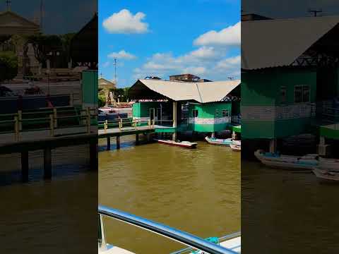 Frente da cidade de Muaná, PA.