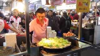 preview picture of video 'Taipei Shilin Night Market 士林夜市 忠誠號 2014.02.08'