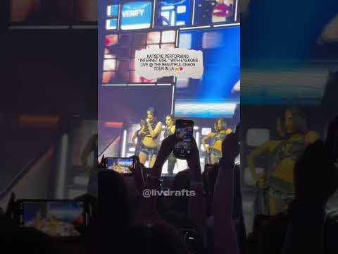 KATSEYE performing “ Internet Girl “ with Eyekons @ The Beautiful Chaos Tour Los Angeles, CA Night 2