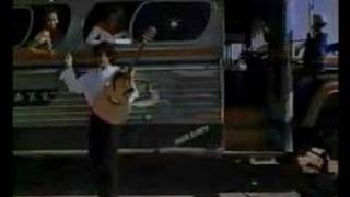 Le Soleil Donne Lyrics English Translation