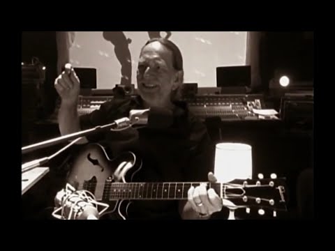 Videoclip de Darkness On The Face Of The Earth — Willie Nelson