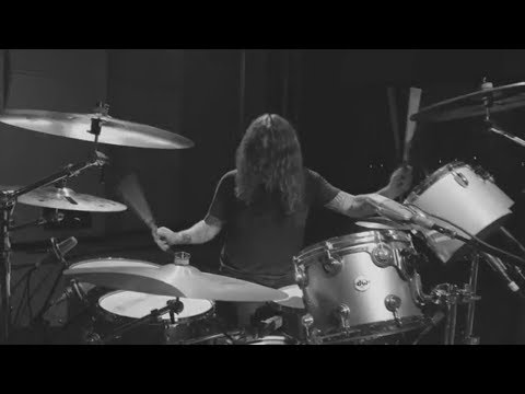 Dave Grohl - Play [Isolated Drums]