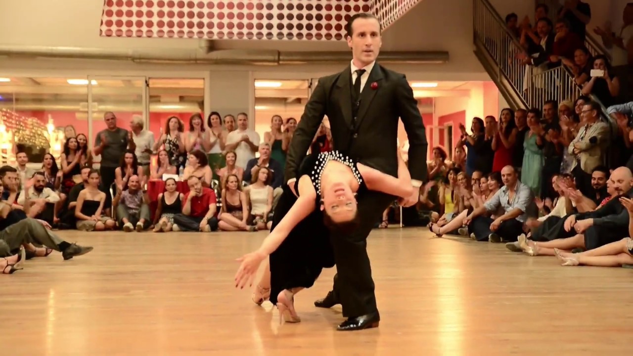 Video thumbnail for Show Facundo Piñero y Vanesa Villalba al MUST !!! Color Tango "Derecho Viejo" - Domenica 18.06.17