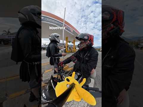 Chismoso pero informado 😂 #viral #moto #risas #chisme #biker