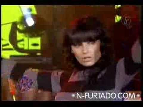 Nelly Furtado feat.Saukrates- Promiscuous Live at Otro Rollo
