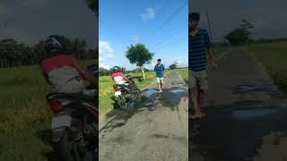 Download lagu CAH NGARIT vs PREMAN KAMPUNG 😁#shorts mp3