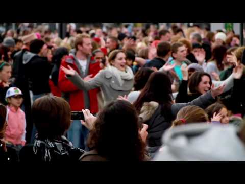 Flashmob Ireland : Let Mr Blue Sky In - Cork City Ireland