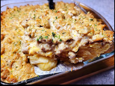 TURKEY GRAVY, EGGS AND BISCUIT BREAKFAST CASSEROLE