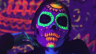 J Balvin &amp; Willy William - Mi Gente (Steve Aoki Remix) [Official Music Video]