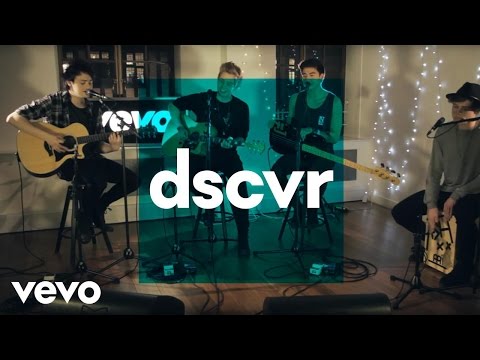 5 Seconds of Summer - She Looks So Perfect - VEVO dscvr (Live)