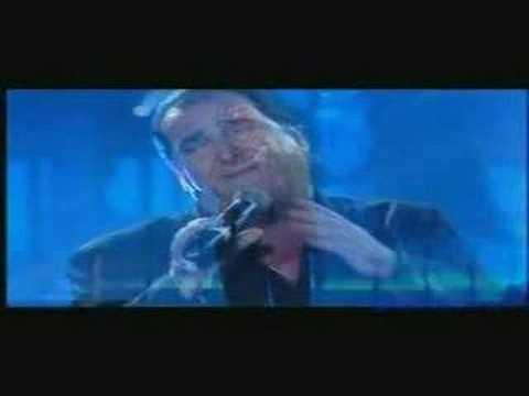 ΒΑΣΙΛΗΣ ΚΑΡΡΑΣ-ΔΩΔΕΚΑ ΠΑΡΑ-ΜΙΑ ΞΕΝΥΧΤΙΣΜΕΝΗ ΠΟΛΗ