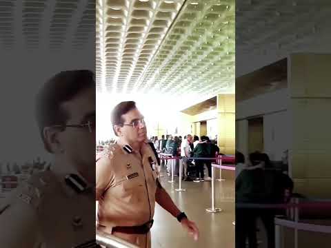 IPS Manoj Sharma entry at Mumbai Airport ✈️ 👮‍♂️ #ips #ipsmotivation #ig #12thfail #upscmotivation