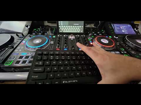 Pioneer XDJ-XZ can't do what Denon DJ Prime 4 can.