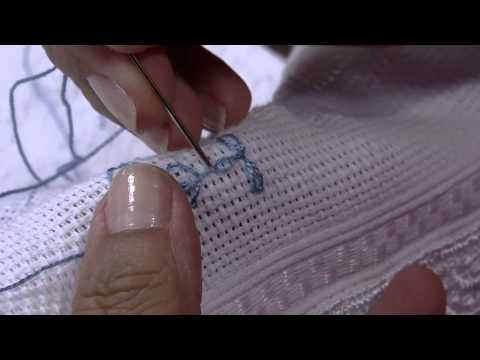 Mulher.com 12/02/2015 Ponto crivo flores e bainha aberta por Leila Jacob Parte 1