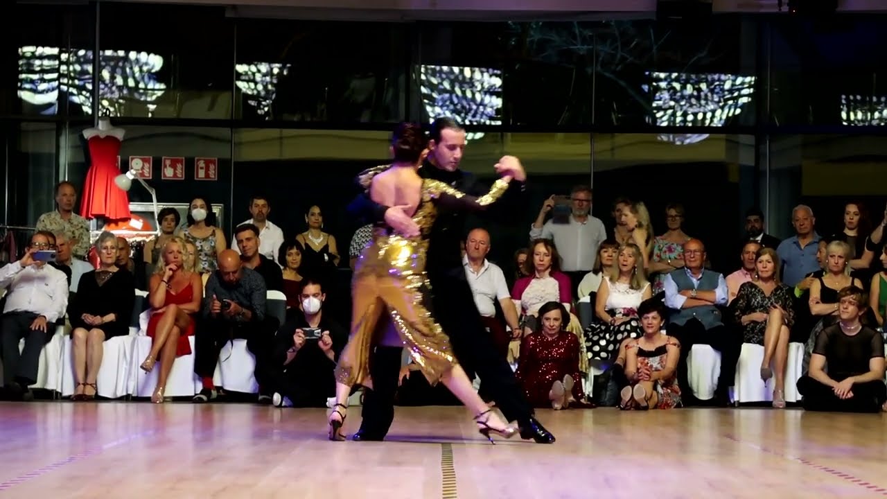 Facundo Piñero & Vanesa Villalba dance Luis Bravo Forever Tango´s Gallo ciego