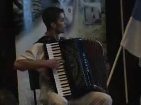 Mladen Bogdanovic - Beogradjanka Kolo Prva Harmonika Sokobanja 2006