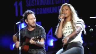 Eddie Vedder & Beyonce - Redemption Song (Bob Marley) Global Citizen Festival