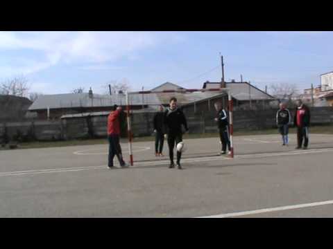 tenis peste bara malu rosu 2