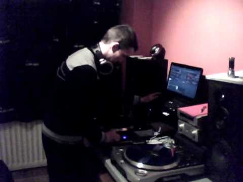 DUBSTEP SANTA MIX - DJ CULAR 2011 'FILTHY'